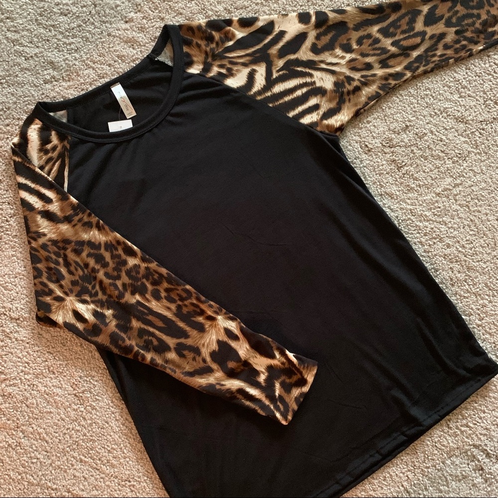 Black leopard sleeve tunic